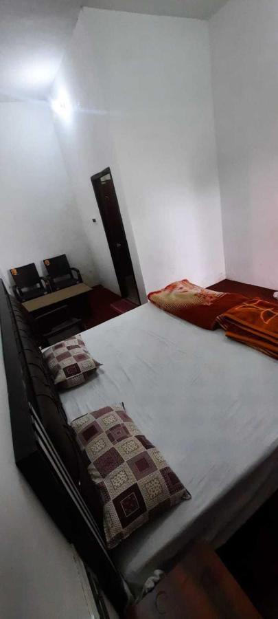 Hotel O Brave Knight Meerut Eksteriør billede